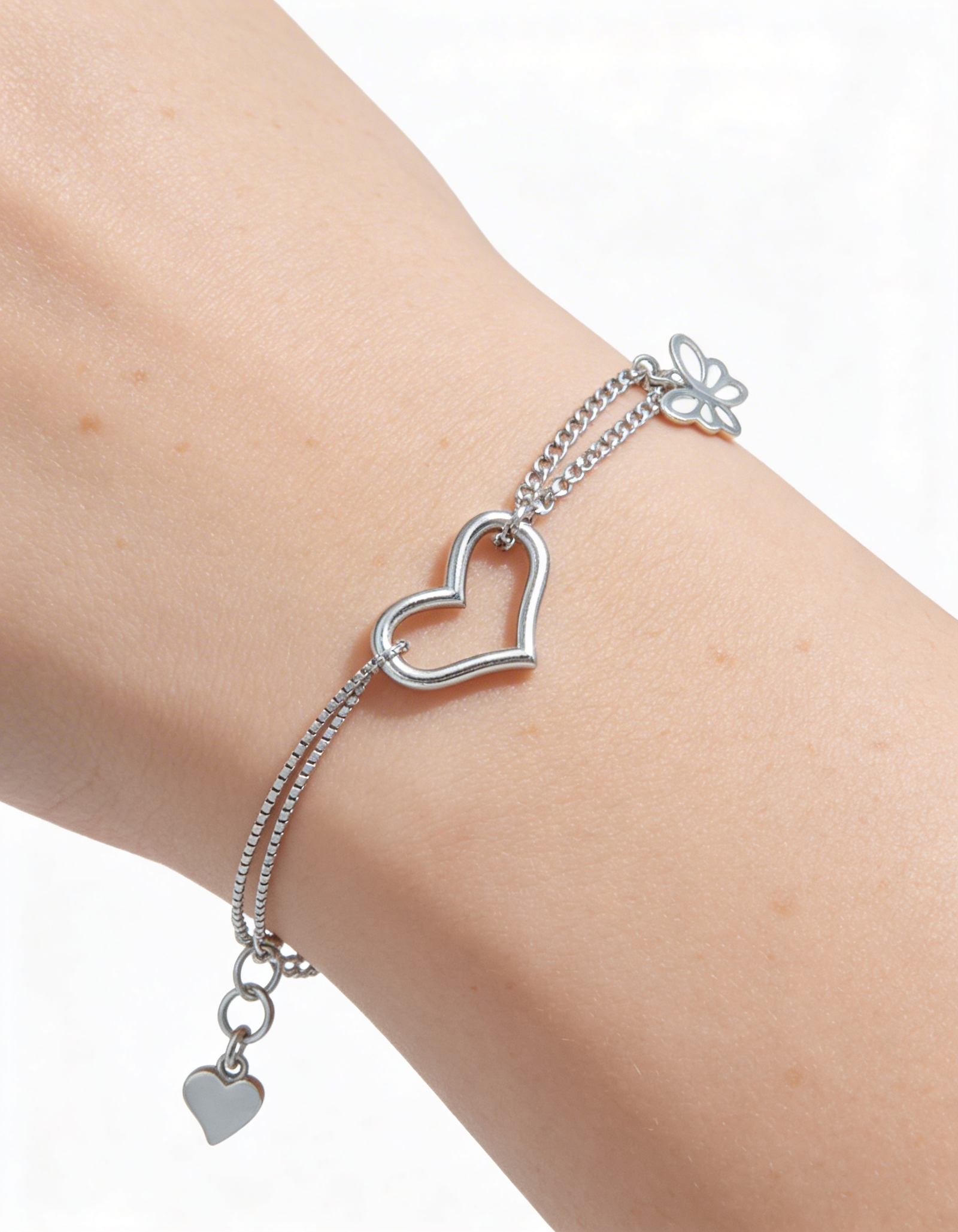 freepik__a-woman-wearing-the-uploaded-sterling-silver-brace__86727